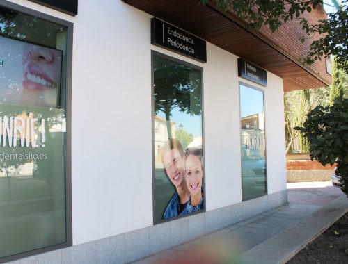 Clínica Dental SIRO Fachada de clínica dental en Navalcarnero